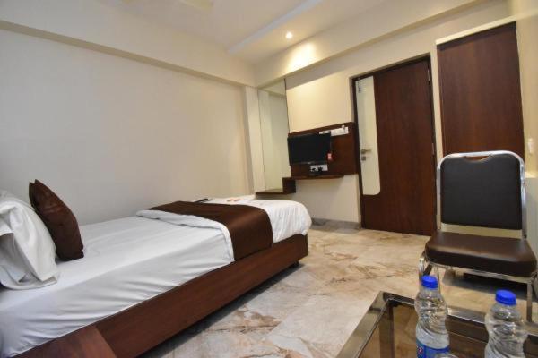 Hotel Swagath Residency Rabale Nova Bombaim Exterior foto